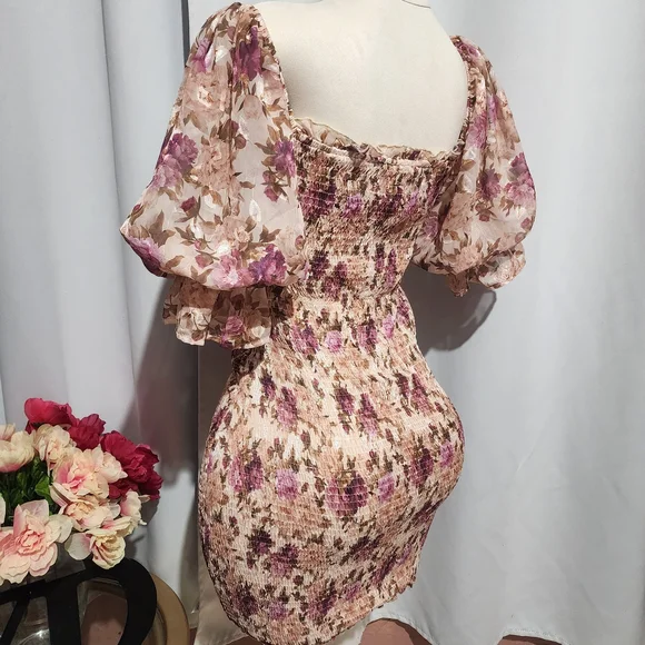 Chic Floral Off-Shoulder Mini Dress - Picture 3 of 7